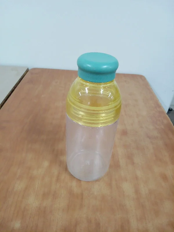 スタバのシェイカー の写真