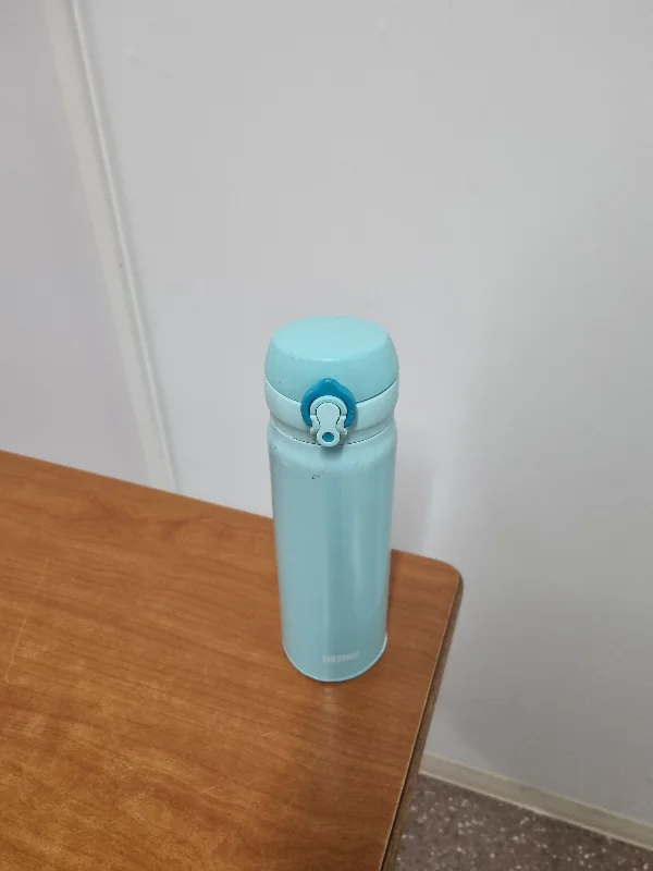 水筒 水色 の写真