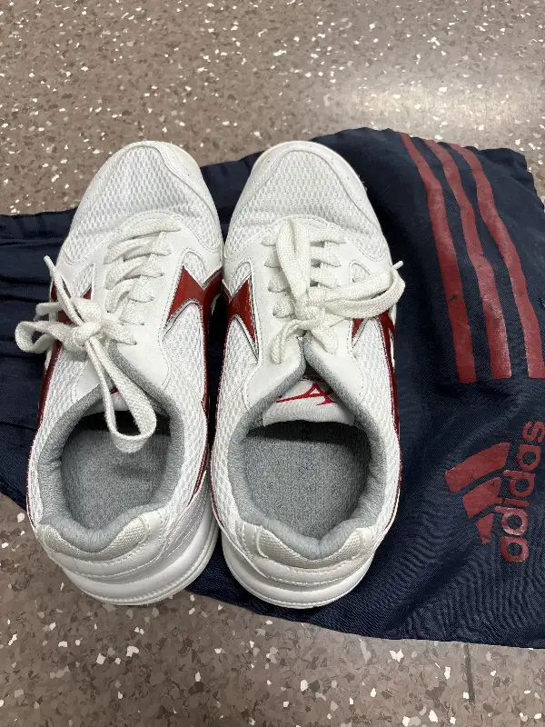 シューズ（中2.無記名） の写真