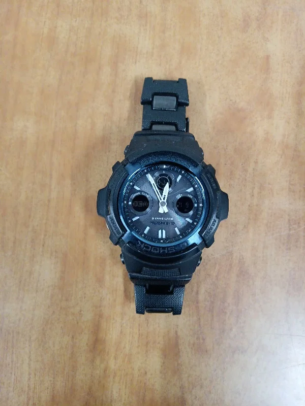 腕時計 黒 の写真